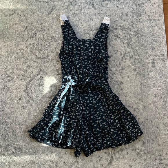 1990s Floral Button Up Romper - Picture 6 of 7